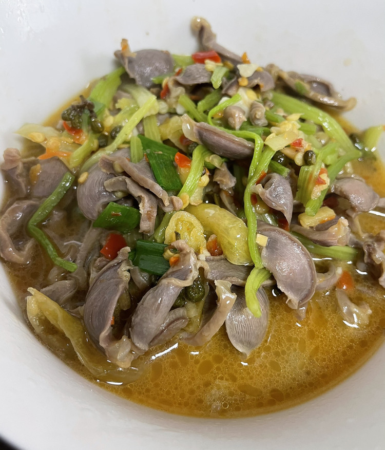 酸辣鸡杂的做法