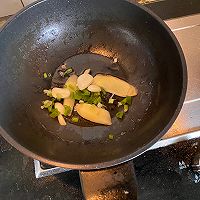 韭菜豆芽炒粉丝的做法图解1