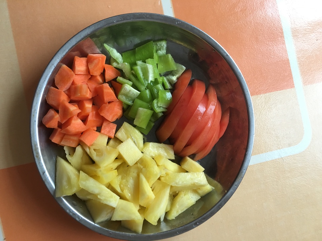 菠萝咕咾肉的做法图解2