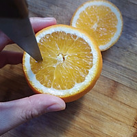 #流感季饮食攻略#喉咙割刀片试试盐蒸橙子的做法图解3