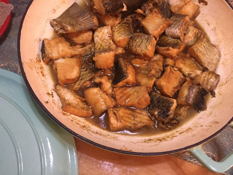 铁锅炖草鱼的做法
