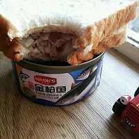 重口味的金枪鱼三明治～～～黑暗料理哈哈的做法图解3