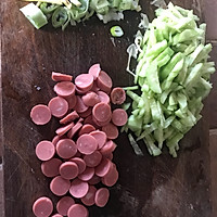 火腿鸡蛋炒饼的做法图解1