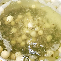 绿豆莲子薏仁甜汤的做法图解7