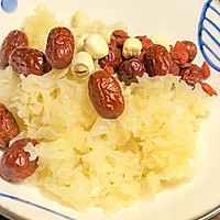 夏日必备甜品：红枣莲子银耳羹，电饭锅美食的做法图解6