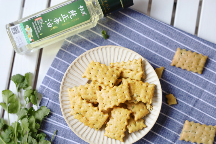 又酥又香又脆的香菜苏打饼干的做法