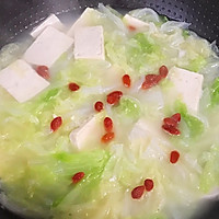 在家做白菜炖豆腐，加一样食材，汤色泽洁白，味道鲜美的做法图解9