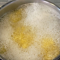 小米粥｜30分钟快速熬出米油的秘方的做法图解2