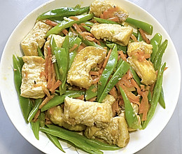 #年在一起 鲜才够味# 炸豆腐炒刀豆的做法