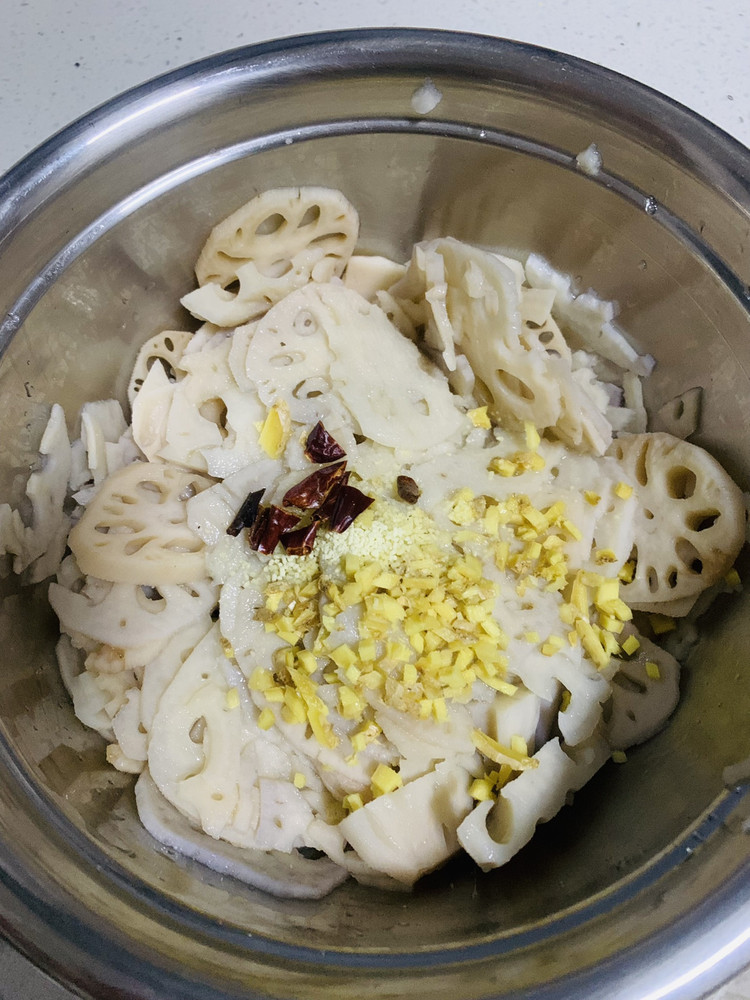 凉拌莲藕的做法