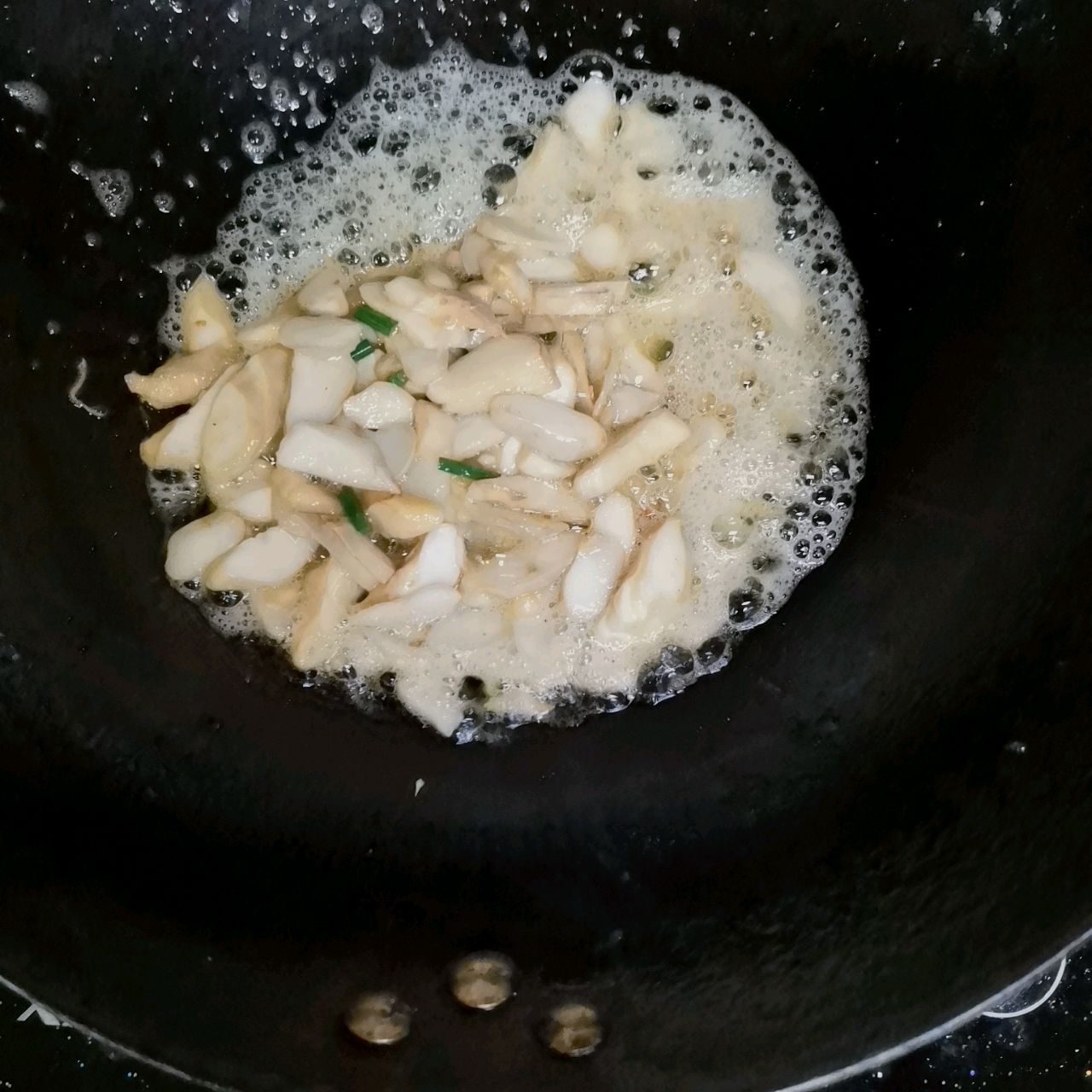菱米炒韭菜花怎么做_菱米炒韭菜花的做法_罗小厨的菜_豆果美食