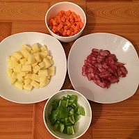 土豆香肠焖饭的做法图解1