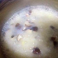 超鲜虾仁蘑菇菜粥的做法图解3