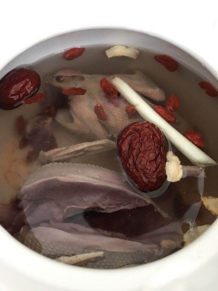 斑鸠西洋参汤的做法