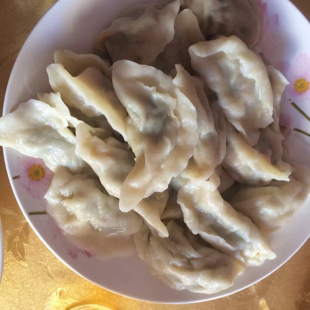 香菇木耳猪肉饺子的做法