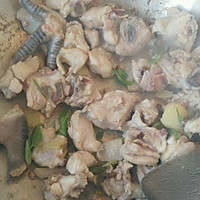 茶树菇炖鸡的做法图解3