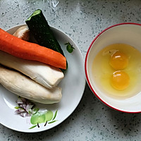 素炒胡萝卜黄瓜杏鲍菇的做法图解1