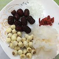 新鲜银耳羹的做法图解2