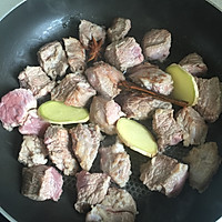 红酒炖牛肉的做法图解2