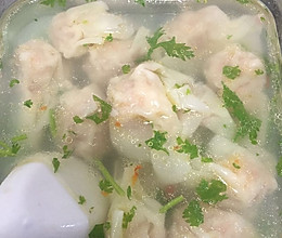 莲藕鲜肉虾仁馄饨的做法