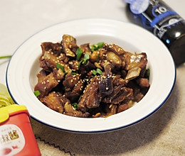 #暖冬酱在手，嗨吃部队锅#辣炒排骨的做法