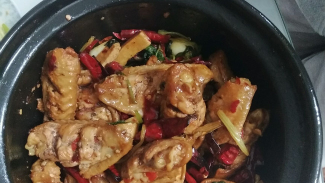 超级辣的干锅鸡翅的做法