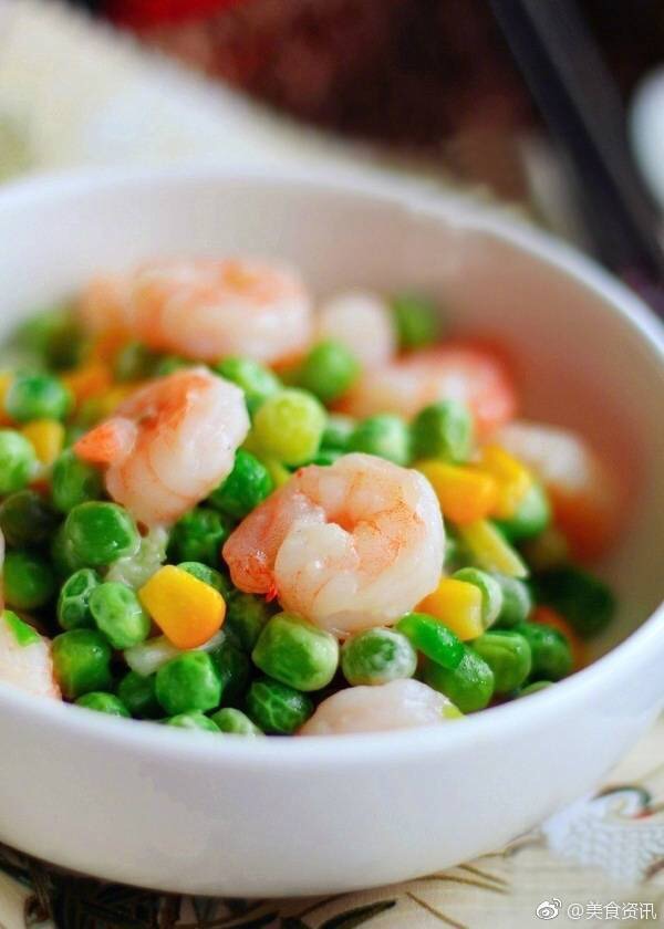 Shrimp with emerald