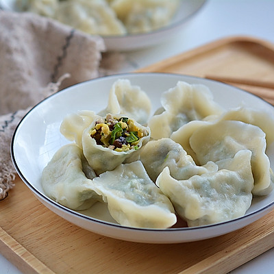 鸡蛋香菇油菜饺子