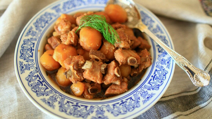 土豆炖排骨（快速无烟）