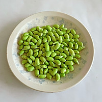 丝瓜炒毛豆的做法图解1
