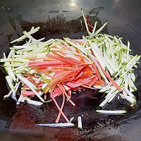 #减一点更好#减脂清爽嫩南瓜炒胡萝卜丝的做法图解3