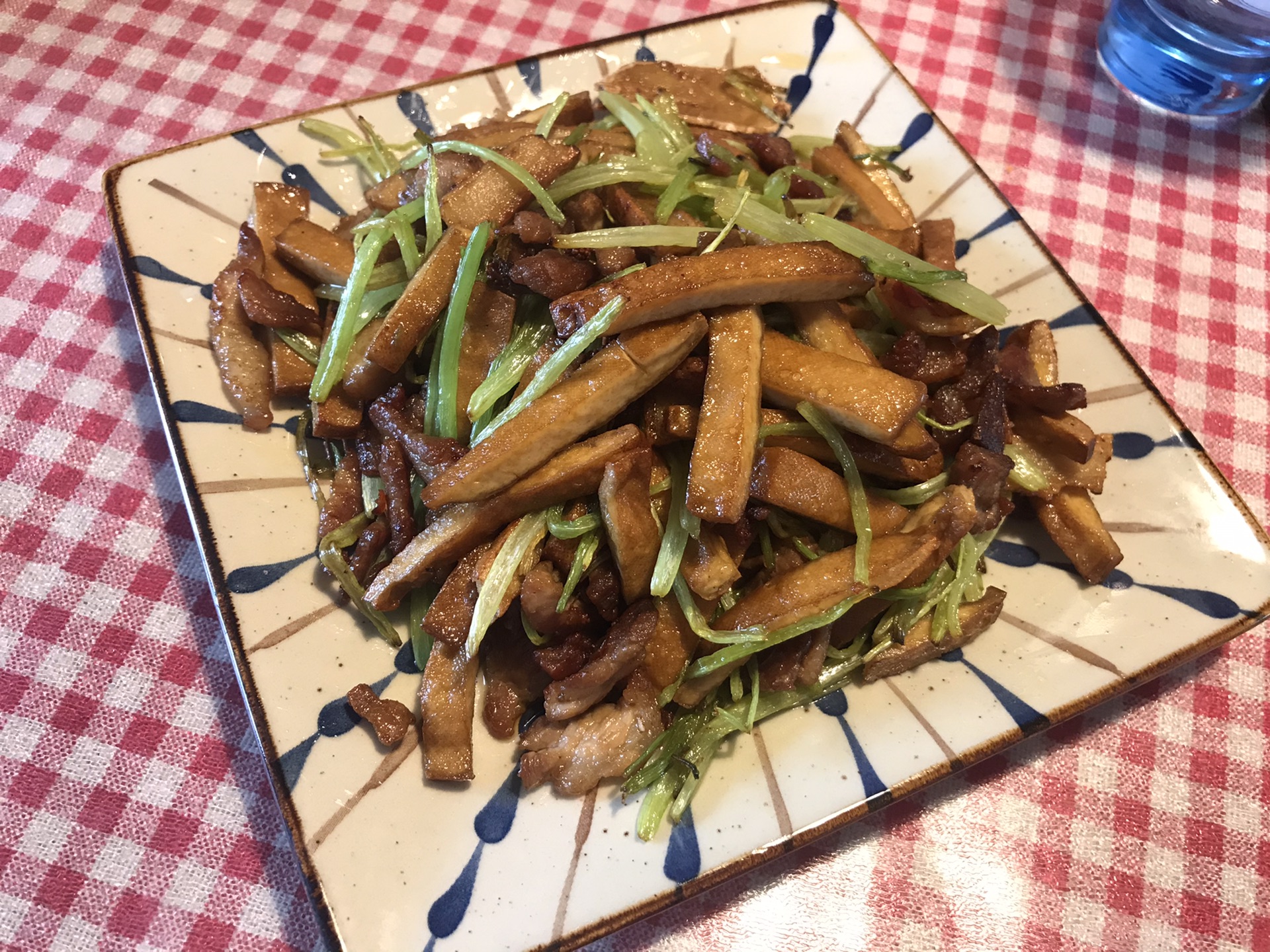 Stir fried pork with celery