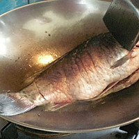 连年有鱼~得莫利炖鱼#金龙鱼外婆乡小榨菜籽油#的做法图解3