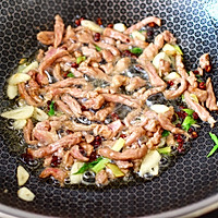 #我们约饭吧#肉丝炒豆芽韭菜的做法图解7
