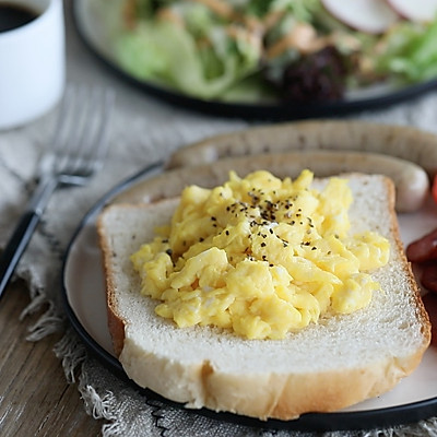 视频|做出健康Brunch！一键烤全麦面包（东菱面包机）