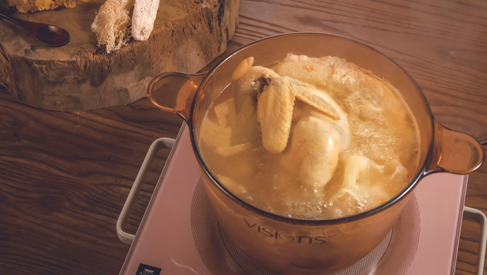 “内涵“丰富的滋补靓汤——竹笙银耳鸡汤