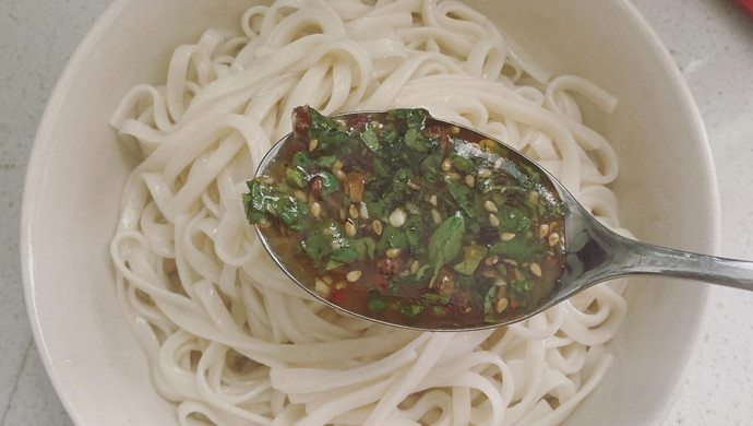 外婆味的荆芥凉面