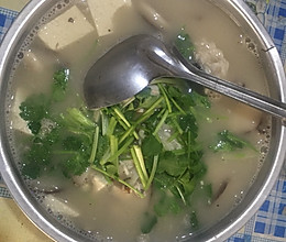 清炖草鱼汤的做法