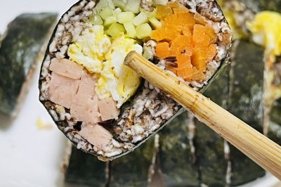 燕麦午餐肉寿司卷