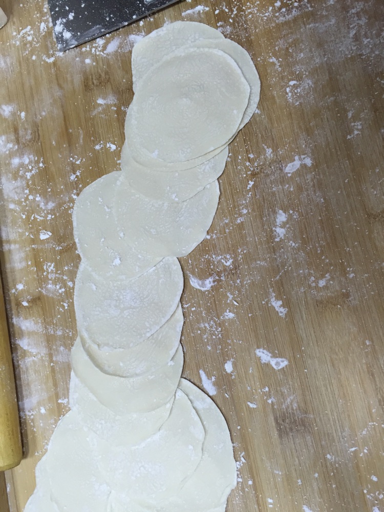 猪肉酸菜饺子的做法图解9
