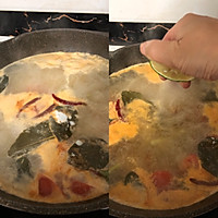 #餐桌上的春日限定#冬阴功汤的做法图解4