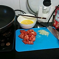 番茄鸡蛋面－－简易营养早餐的做法图解2