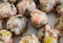 牛肉松饭团（内附不粘锅自制牛肉松）的做法
