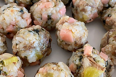 牛肉松饭团（内附不粘锅自制牛肉松）