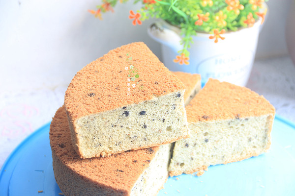 8 寸黑芝麻花生戚风蛋糕