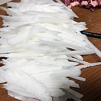 牛肉炒萝卜丝的做法图解2