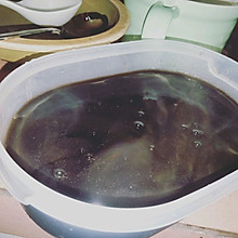 消暑草粄（黑凉粉）