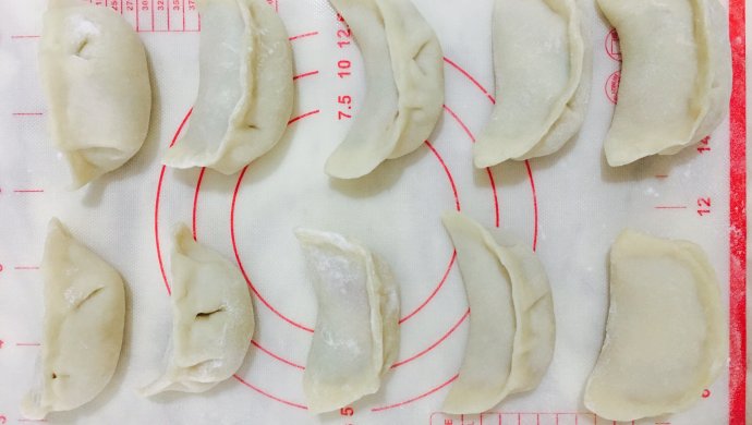 纯手工白菜猪肉饺
