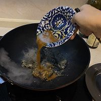 秋刀鱼紫苏卷的做法图解10