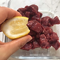 创意彩椒牛肉洋葱盅的做法图解3